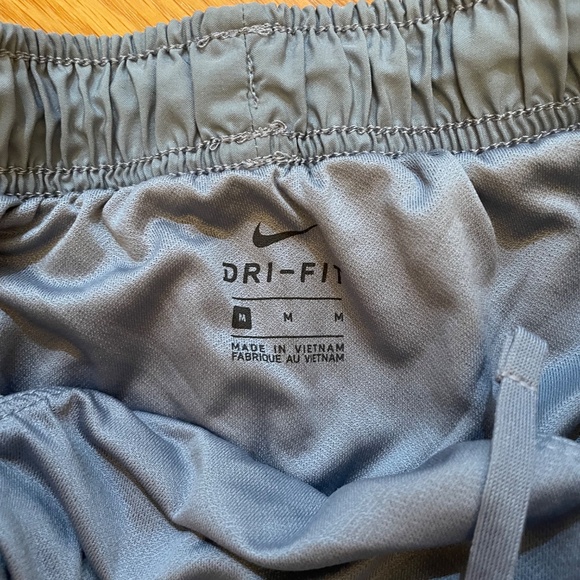 2 Pair Women’s Nike Dri-Fit Shorts Size M - Picture 3 of 6